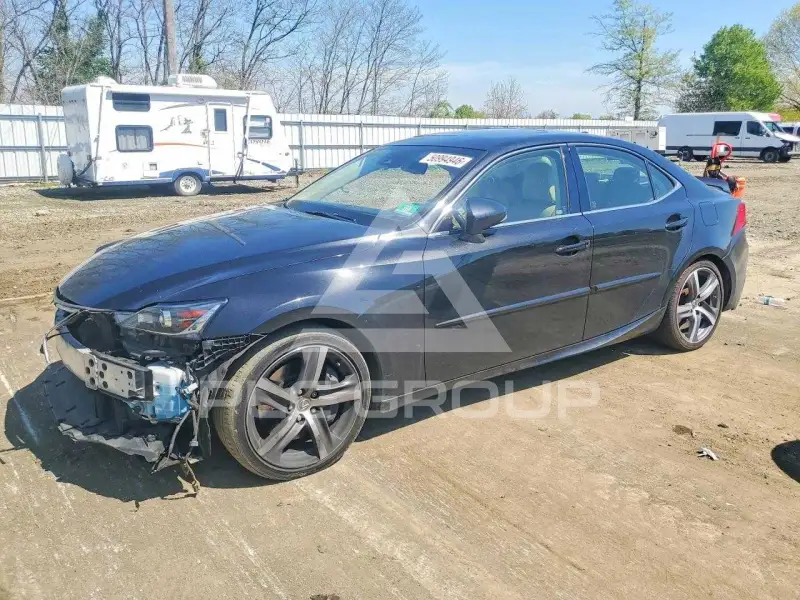 2018 Lexus IS фото