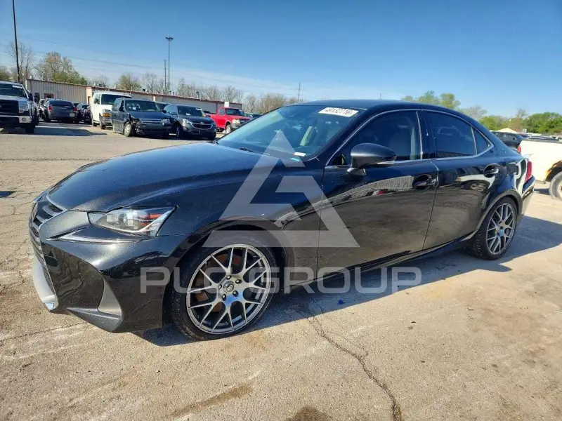 2018 Lexus IS фото
