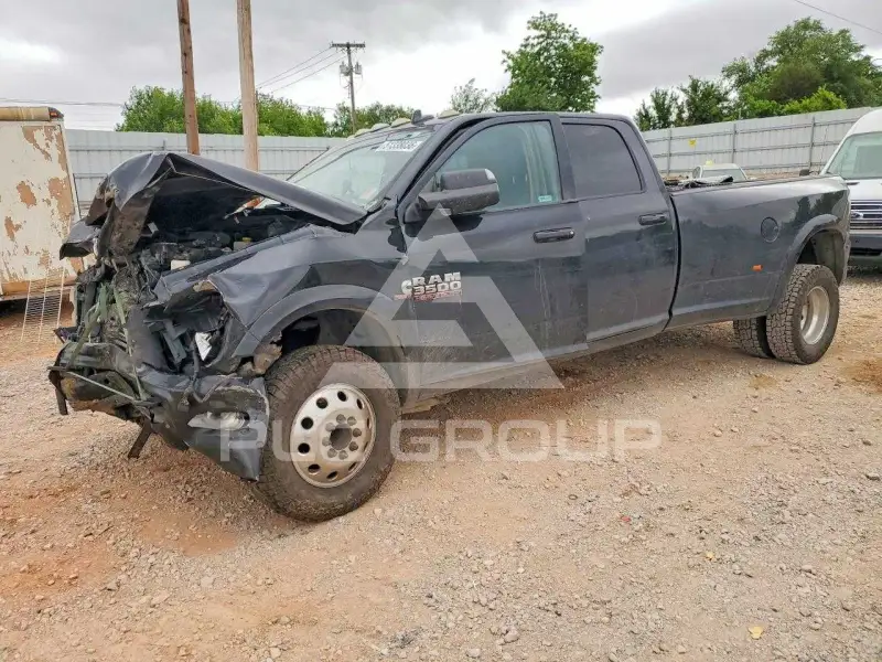 2018 RAM 3500 photo