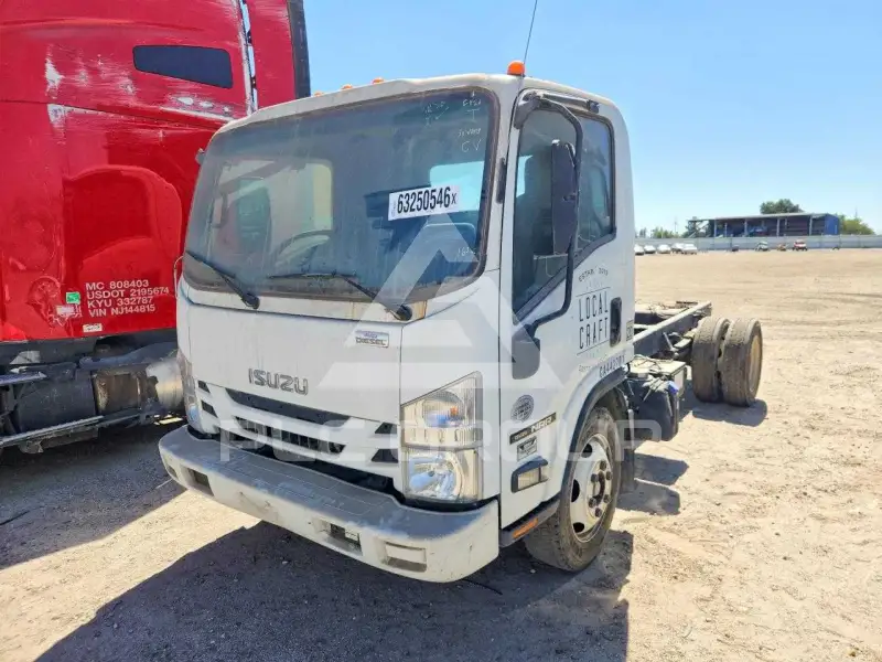 2018 Isuzu NPR photo