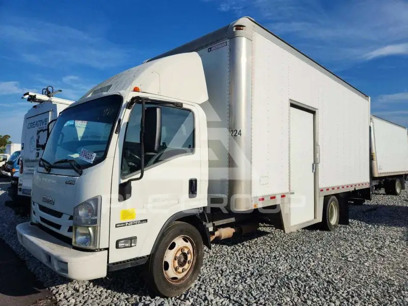 2018 Isuzu NPR photo