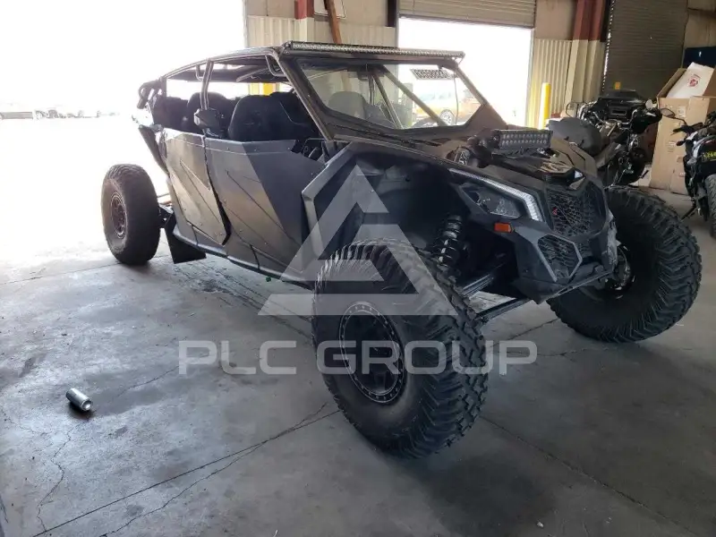 2018 Can-AM Sidebyside фото