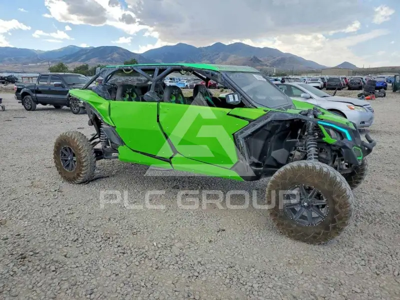 2018 Can-AM Sidebyside фото