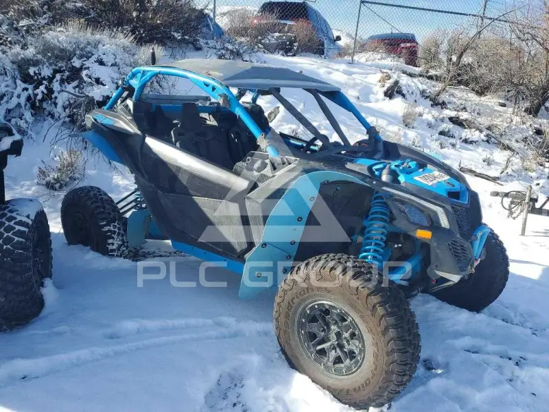 2018 Can-AM Sidebyside фото
