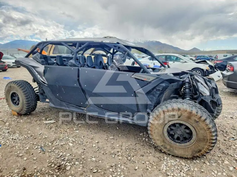 2018 Can-AM Sidebyside фото