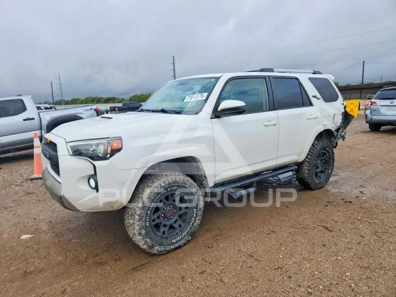 2018 Toyota 4 RUNNER фото
