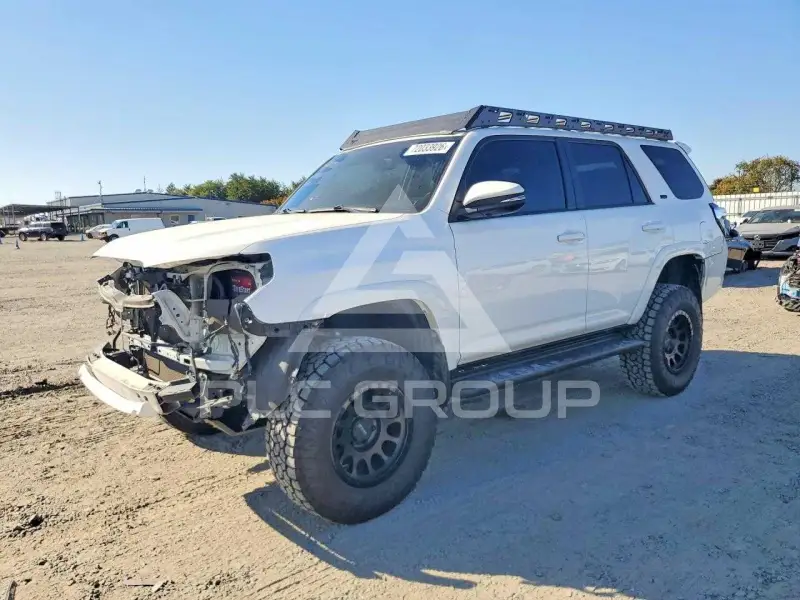 2018 Toyota 4 RUNNER photo