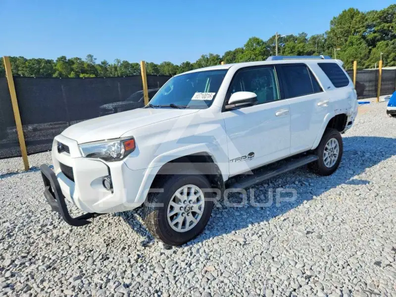 2018 Toyota 4 RUNNER photo
