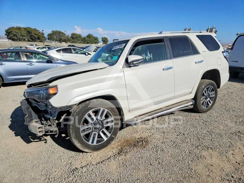 2018 Toyota 4 RUNNER photo