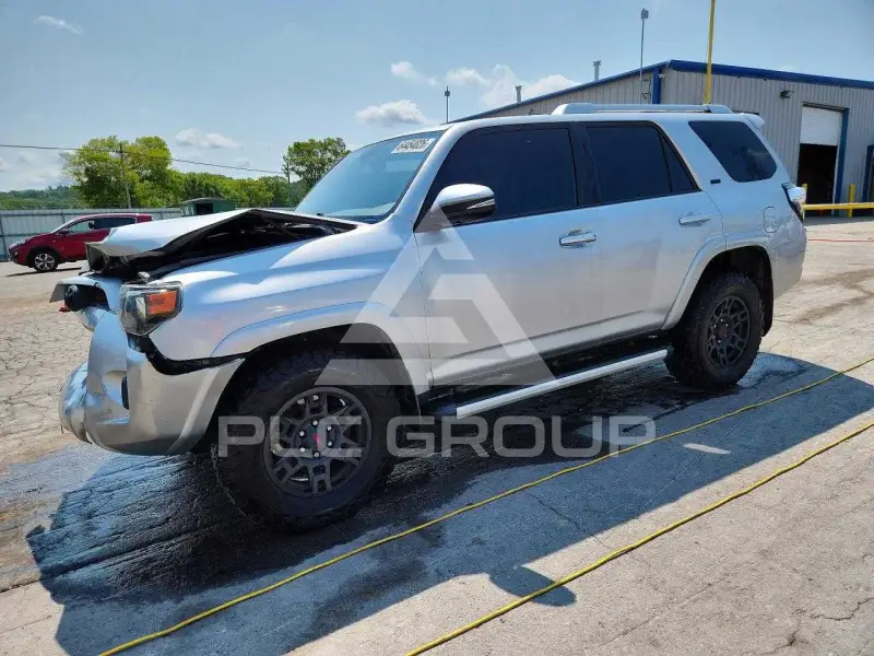 2018 Toyota 4 RUNNER фото