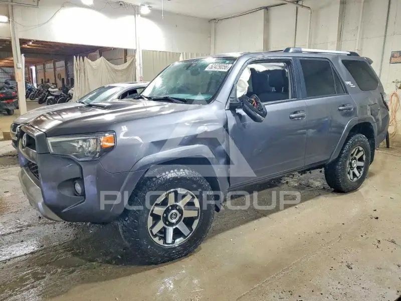 2018 Toyota 4 RUNNER photo
