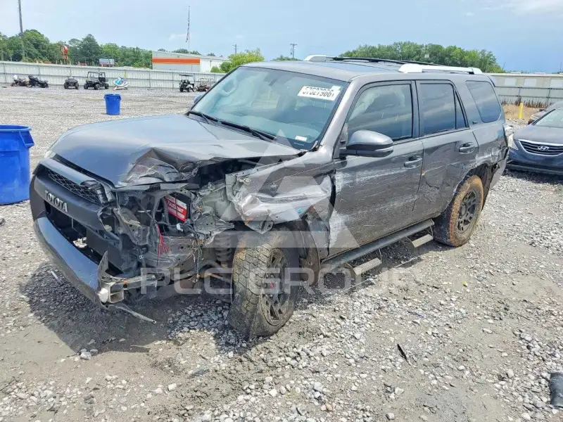 2018 Toyota 4 RUNNER фото