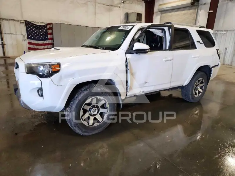 2018 Toyota 4 RUNNER фото