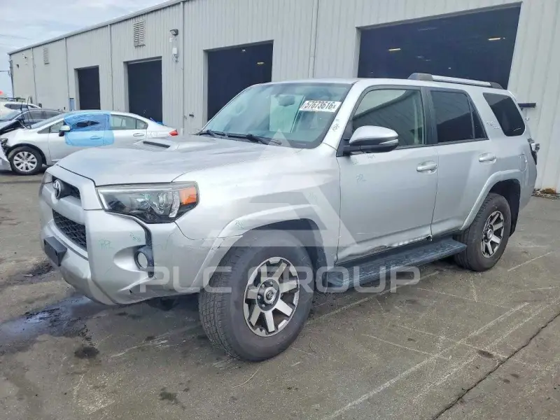 2018 Toyota 4 RUNNER фото