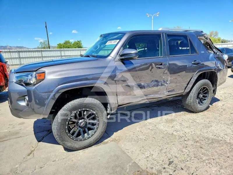 2018 Toyota 4 RUNNER photo