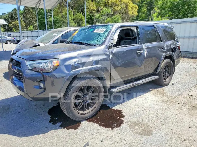 2018 Toyota 4 RUNNER photo