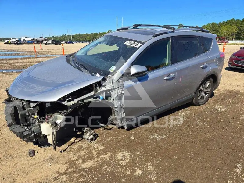 2018 Toyota RAV4 photo