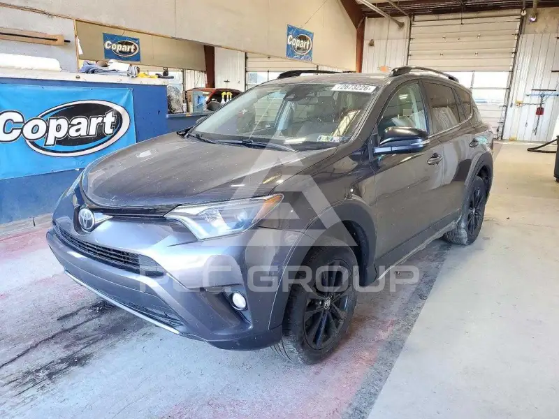 2018 Toyota RAV4 фото