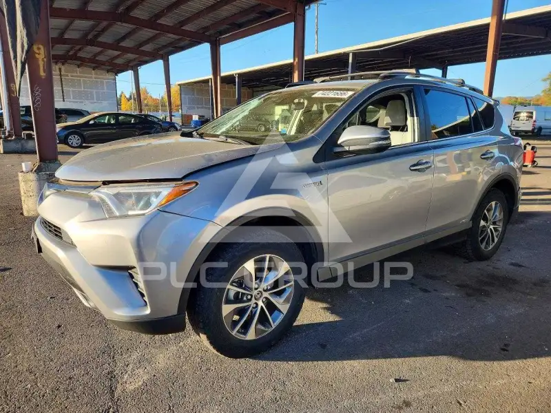 2018 Toyota RAV4 фото
