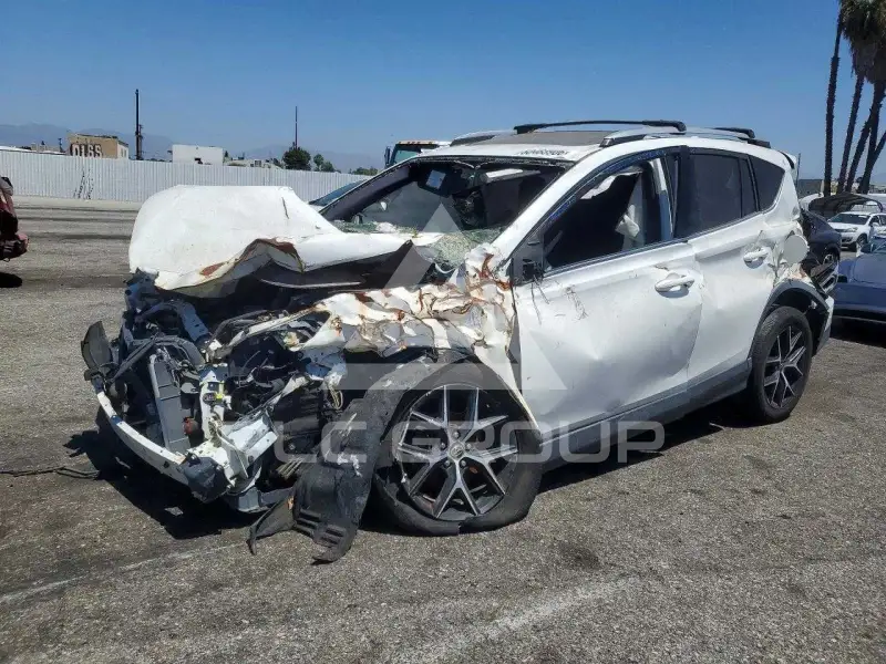 2018 Toyota RAV4 фото