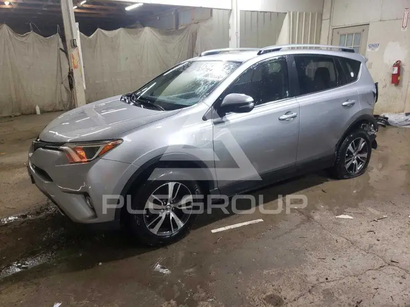 2018 Toyota RAV4 фото