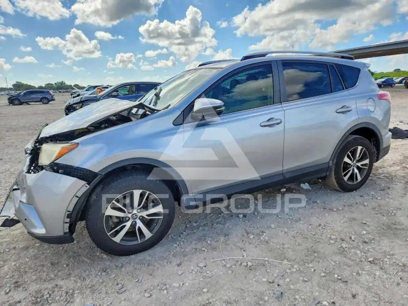 2018 Toyota RAV4 photo
