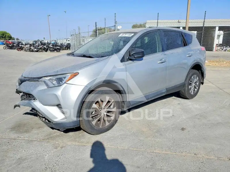 2018 Toyota RAV4 фото