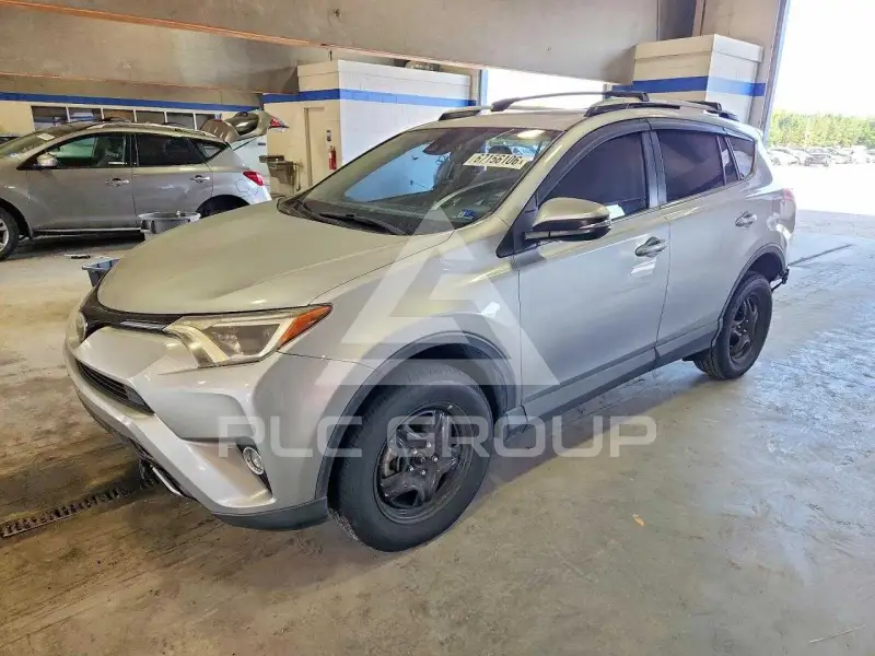 2018 Toyota RAV4 photo