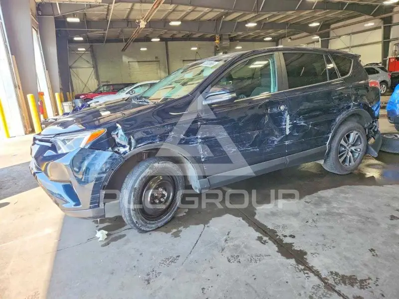 2018 Toyota RAV4 фото