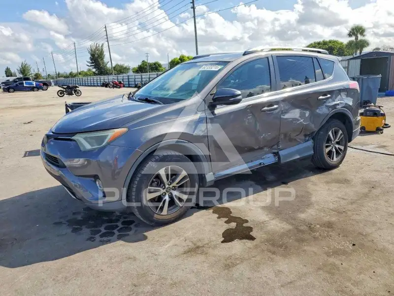 2018 Toyota RAV4 photo