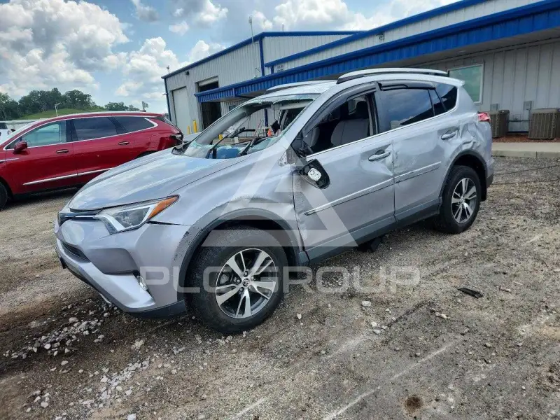 2018 Toyota RAV4 фото