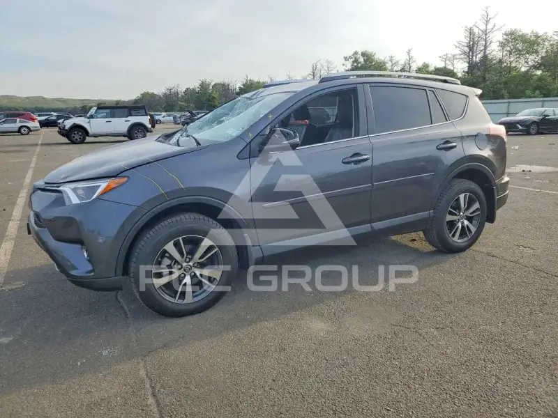 2018 Toyota RAV4 фото
