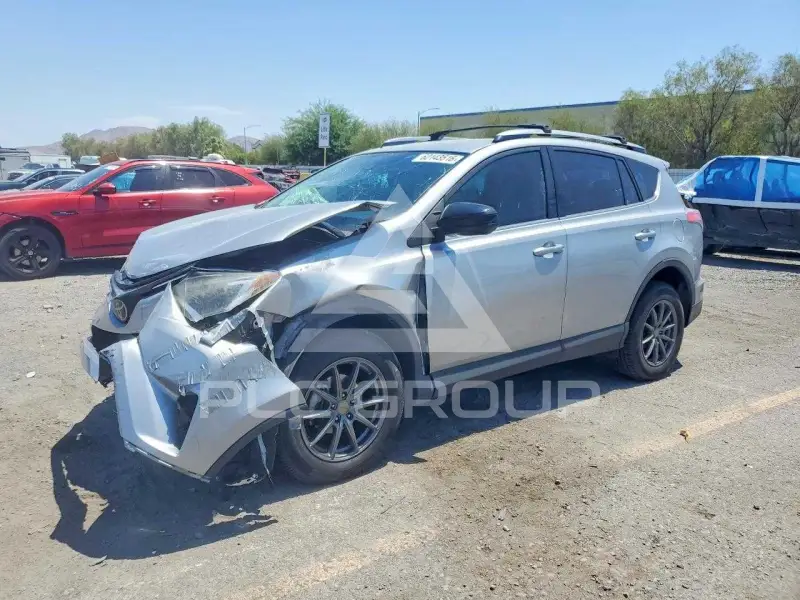 2018 Toyota RAV4 фото