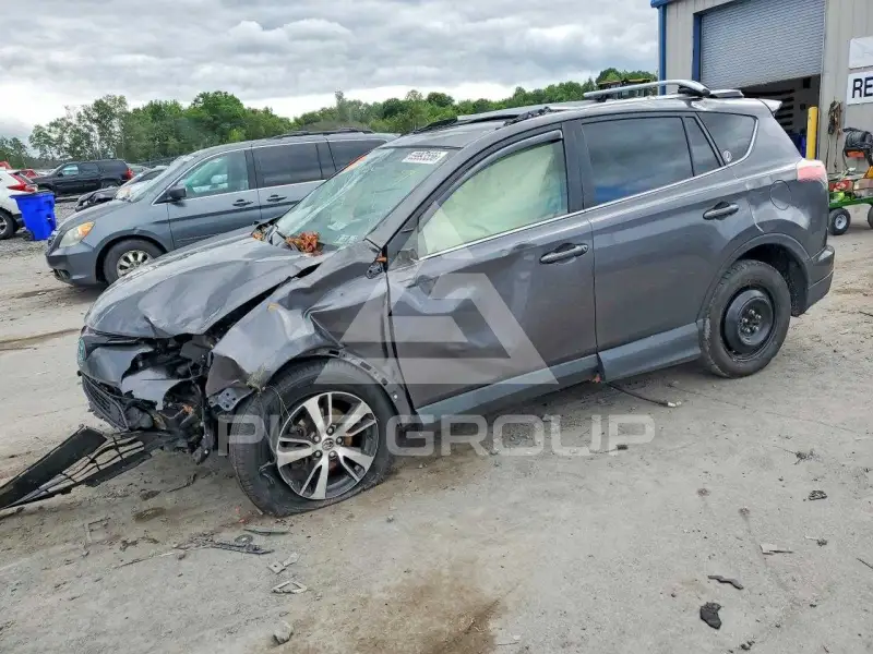 2018 Toyota RAV4 фото