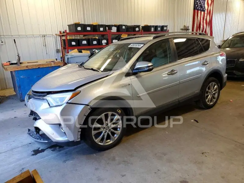 2018 Toyota RAV4 фото