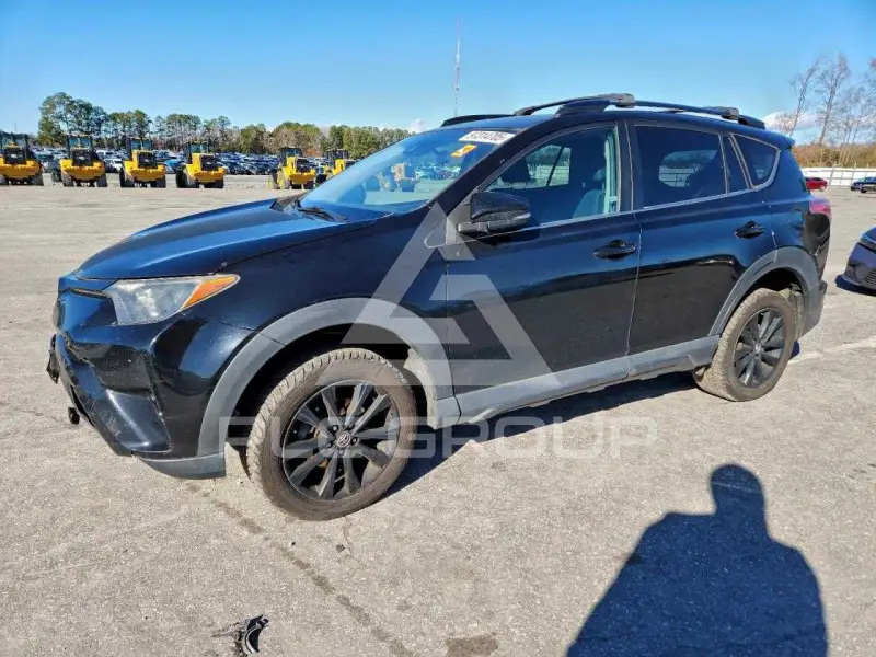 2018 Toyota RAV4 фото