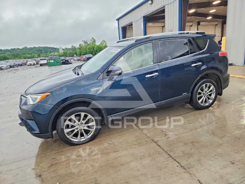 2018 Toyota RAV4 photo