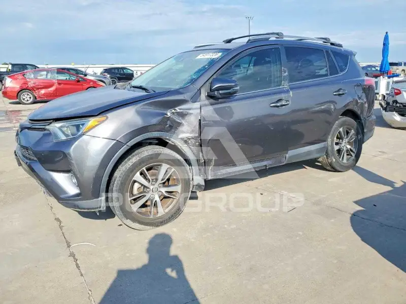2018 Toyota RAV4 photo