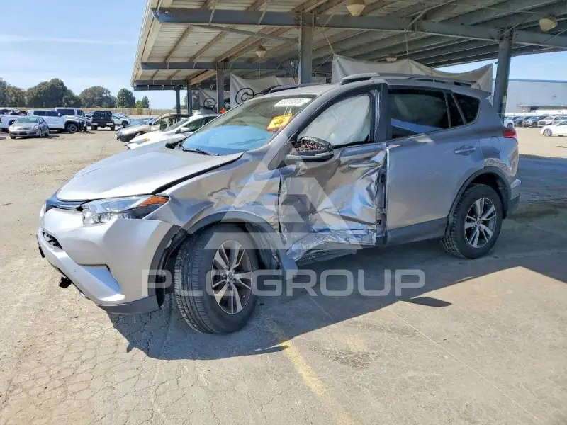 2018 Toyota RAV4 фото