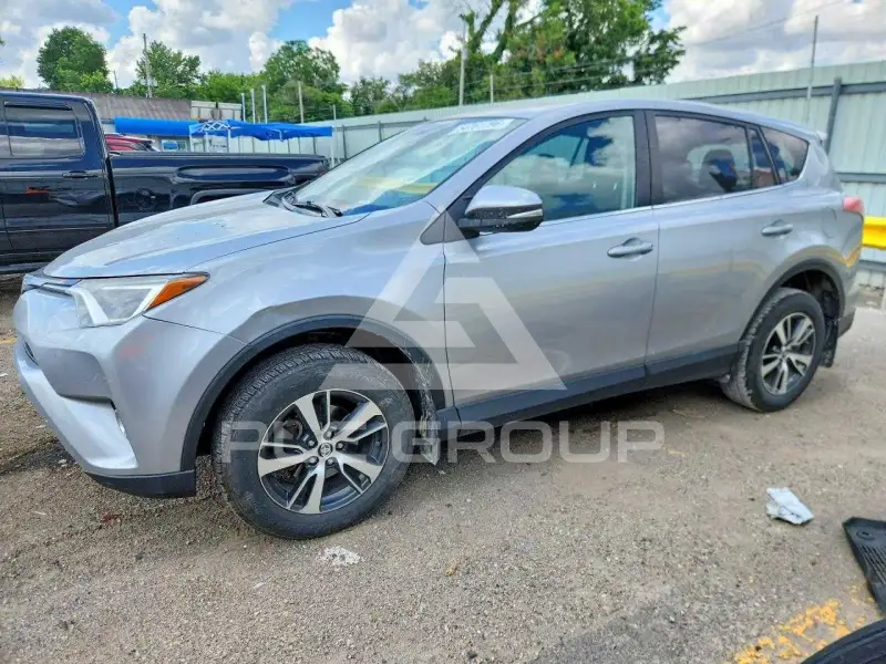 2018 Toyota RAV4 photo