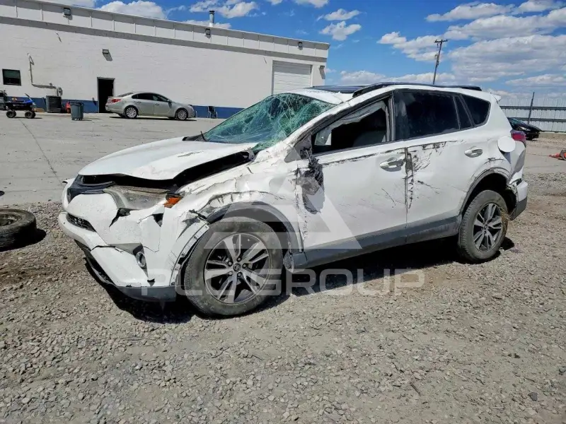 2018 Toyota RAV4 photo