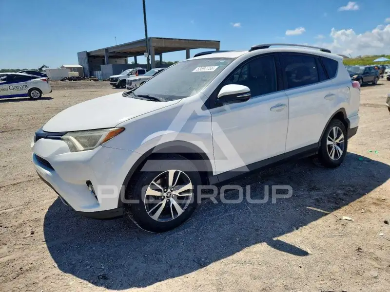 2018 Toyota RAV4 фото