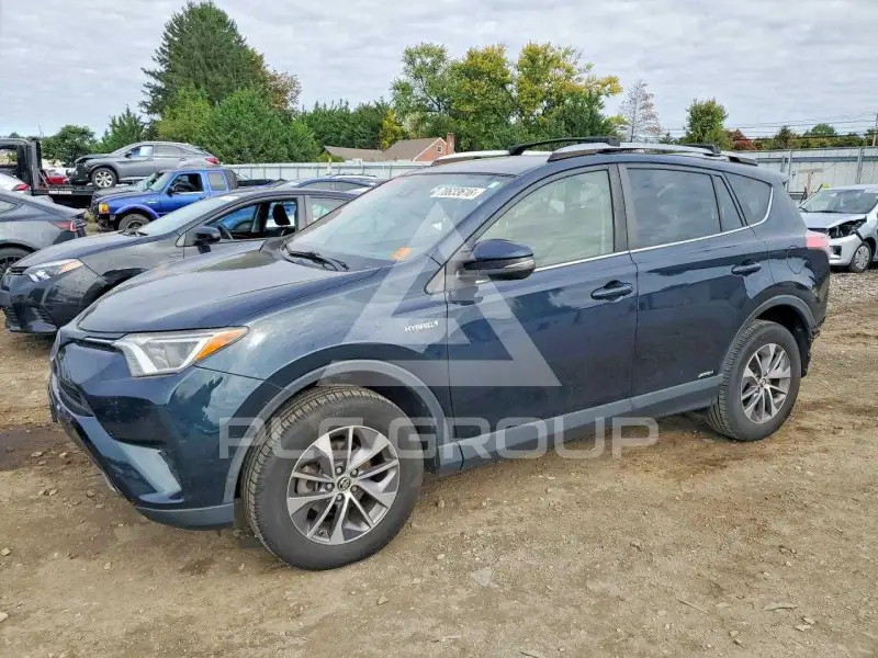 2018 Toyota RAV4 фото