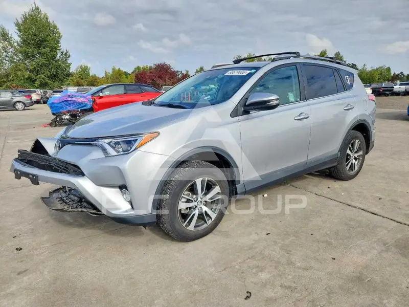 2018 Toyota RAV4 фото