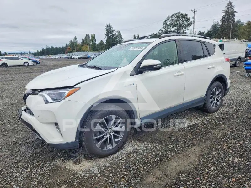 2018 Toyota RAV4 фото