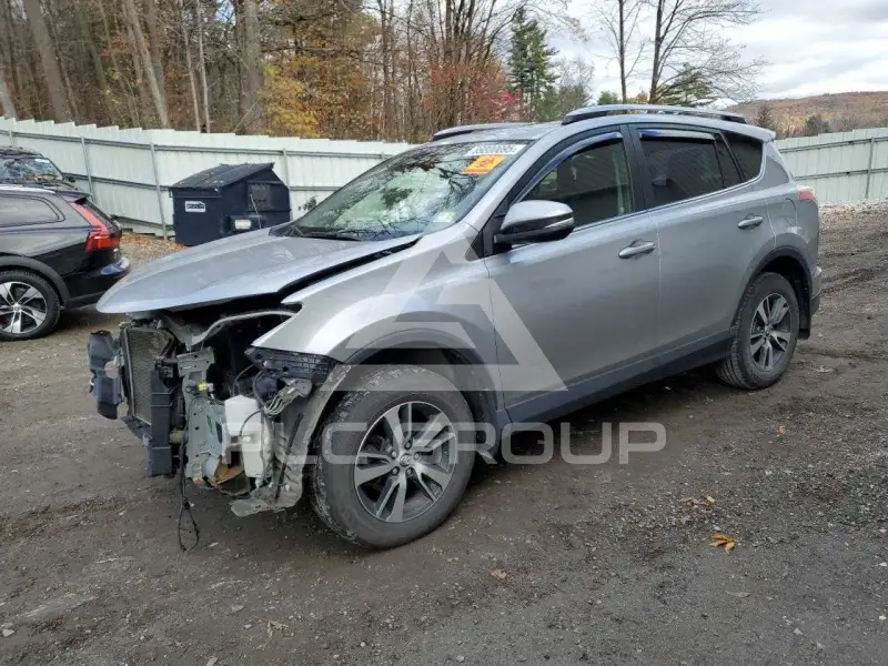 2018 Toyota RAV4 фото