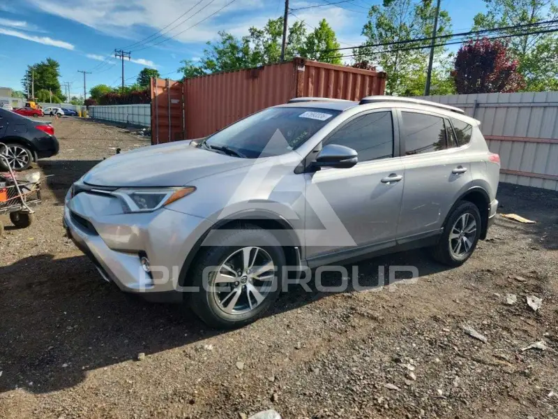 2018 Toyota RAV4 фото
