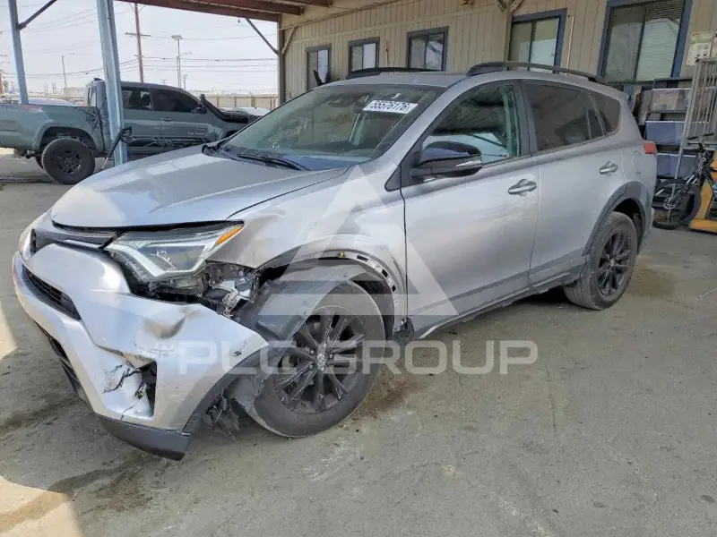 2018 Toyota RAV4 фото