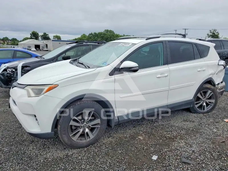 2018 Toyota RAV4 photo