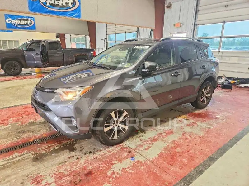 2018 Toyota RAV4 фото